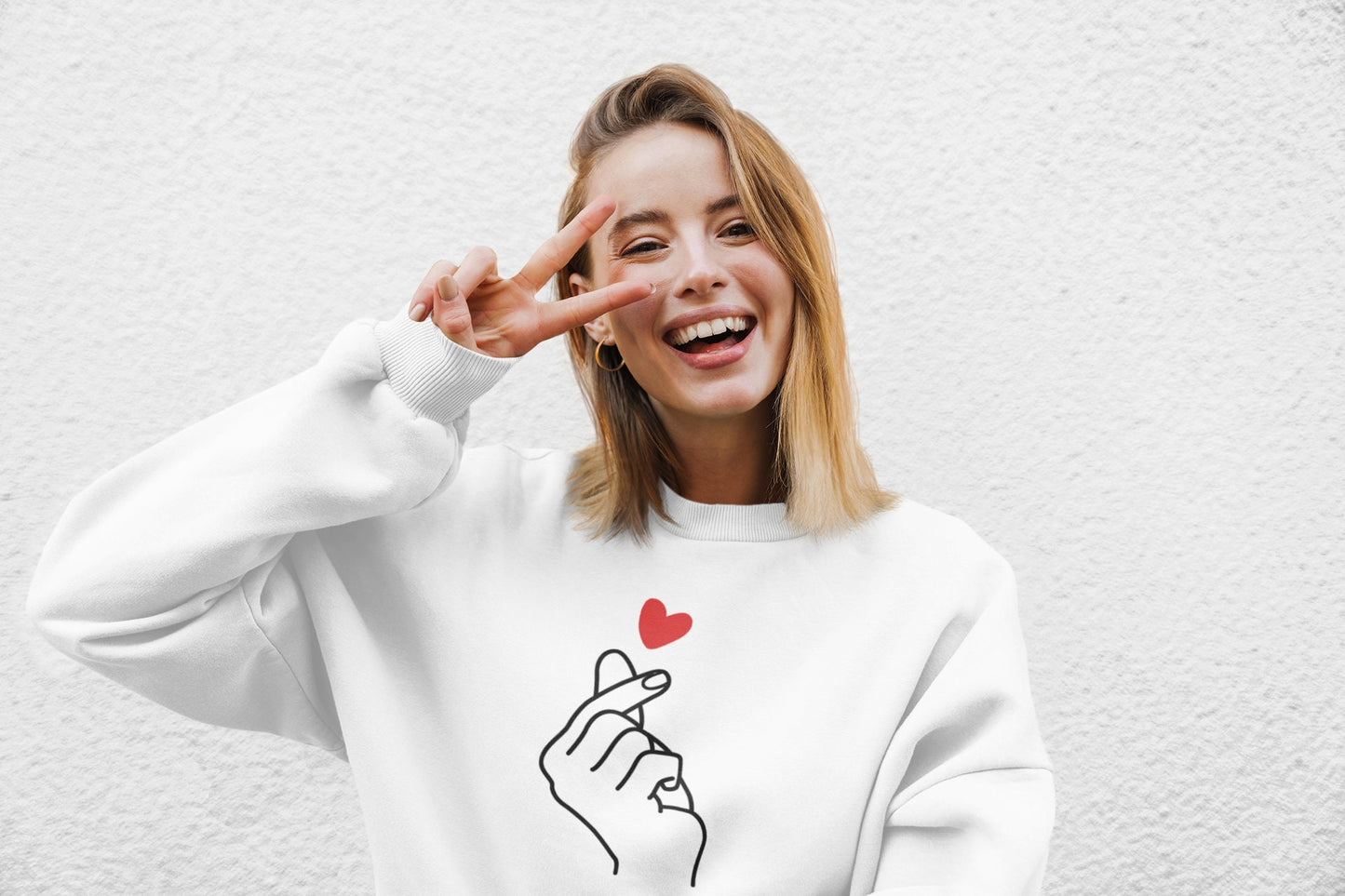 Korean Finger Heart Sweatshirt, Korean Love, Kpop Finger Heart, Kpop Shirt, K-Pop Shirt